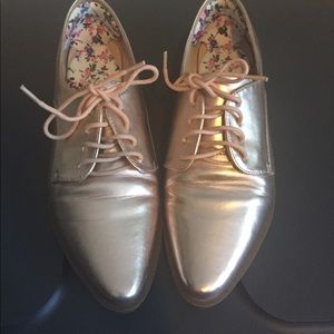 Rose gold oxfords. Lace up. Pointed toe.